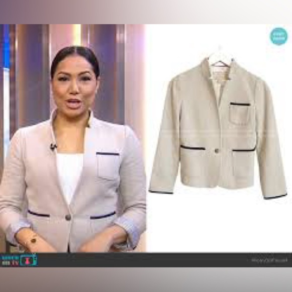 Banana Republic Women’s Classic Preppy Blazer in ivory/beige tweed w/ black trim